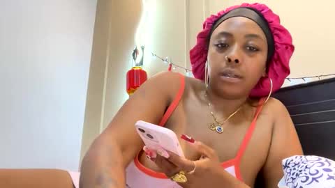 Snapshot of chocolatecakequeen chatting on 02.23.25 ChocolateCakeQueen online show from 02.23.25