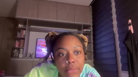 Snapshot of chocolatecakequeen chatting on 10.26.25 ChocolateCakeQueen online show from 10.26.25