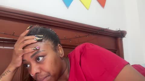 Snapshot of chocolatecakequeen chatting on 11.08.25 ChocolateCakeQueen online show from 11.08.25