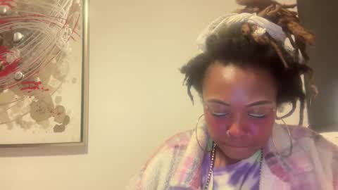 Snapshot of chocolatecakequeen chatting on 11.29.25 ChocolateCakeQueen online show from 11.29.25