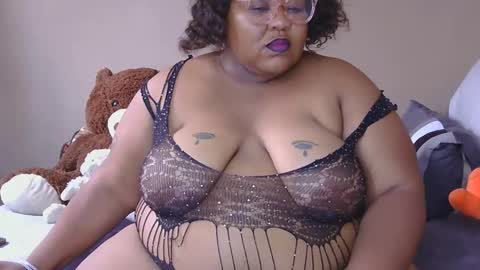Snapshot of chocolovebbw1986 chatting on 09.10.25 XSEXYBBW69 online show from 09.10.25