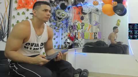 Snapshot of choreythaiylor chatting on 10.28.25 Chorey Thaylor online show from 10.28.25