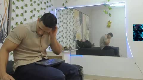 Snapshot of choreythaiylor chatting on 11.18.25 Chorey Thaylor online show from 11.18.25