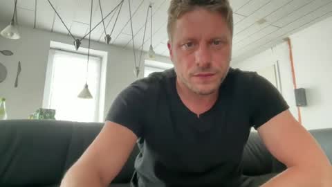 Chris online show from 07.04.26