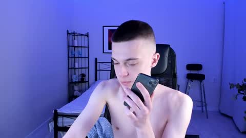   Chris Brown  online show from 02.06.25