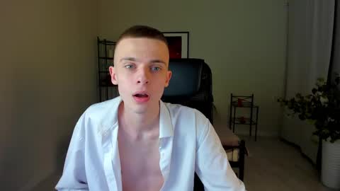   Chris Brown  online show from 03.03.25