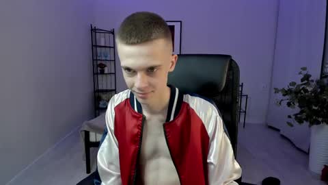   Chris Brown  online show from 03.10.25