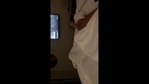 Snapshot of chris_40_m chatting on 11.17.25 chris_40_m online show from 11.17.25