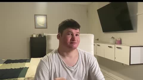 Snapshot of chris___evanss chatting on 11.12.25 Chris Evens online show from 11.12.25