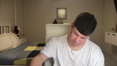 Snapshot of chris___evanss chatting on 11.20.25 Chris Evens online show from 11.20.25