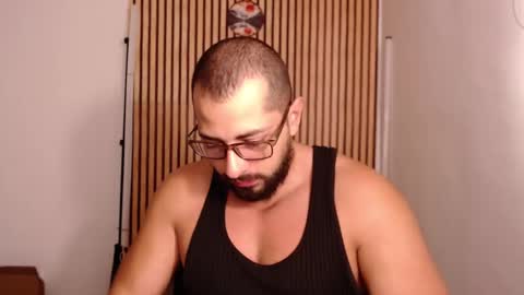 cris         Twitter magnum101010 insta magnumc20 online show from 12.22.25