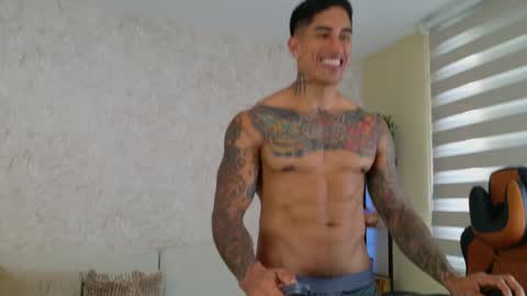 Snapshot of chris_reilly chatting on 12.07.24 chris reilly online show from 12.07.24