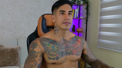 Snapshot of chris_reilly chatting on 12.20.24 chris reilly online show from 12.20.24