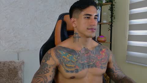 Snapshot of chris_reilly chatting on 12.22.24 chris reilly online show from 12.22.24