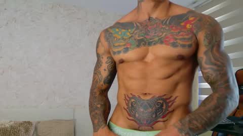 Snapshot of chris_reilly chatting on 02.17.25 chris reilly online show from 02.17.25