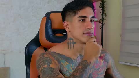 Snapshot of chris_reilly chatting on 02.23.25 chris reilly online show from 02.23.25