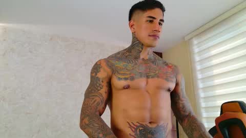 Snapshot of chris_reilly chatting on 10.22.25 chris reilly online show from 10.22.25