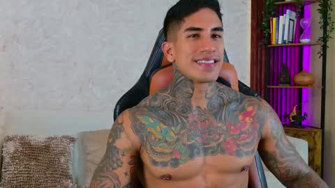 Snapshot of chris_reilly chatting on 11.16.25 chris reilly online show from 11.16.25