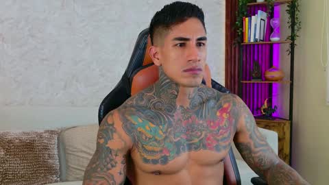 Snapshot of chris_reilly chatting on 11.18.25 chris reilly online show from 11.18.25