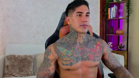 Snapshot of chris_reilly chatting on 12.14.25 chris reilly online show from 12.14.25