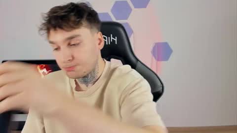 Snapshot of chris_tyson chatting on 12.29.24 Chris Tyson online show from 12.29.24