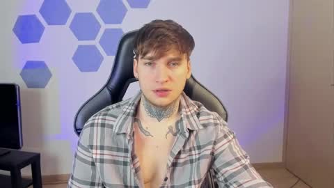 Snapshot of chris_tyson chatting on 02.04.25 Chris Tyson online show from 02.04.25