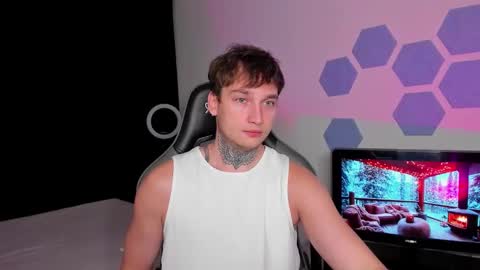 Snapshot of chris_tyson chatting on 10.05.25 Chris Tyson online show from 10.05.25