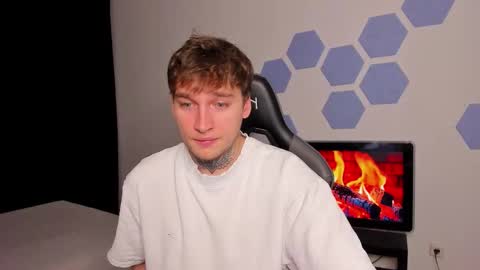 Snapshot of chris_tyson chatting on 10.13.25 Chris Tyson online show from 10.13.25