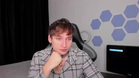 Snapshot of chris_tyson chatting on 10.18.25 Chris Tyson online show from 10.18.25