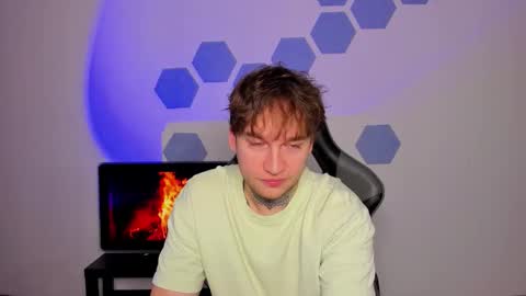 Snapshot of chris_tyson chatting on 11.12.25 Chris Tyson online show from 11.12.25