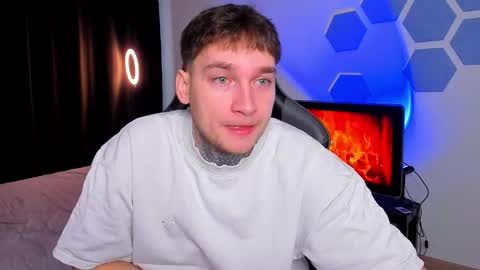 Snapshot of chris_tyson chatting on 11.30.25 Chris Tyson online show from 11.30.25