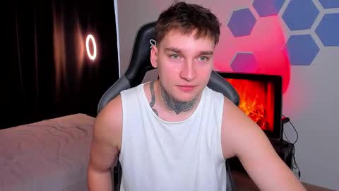 Snapshot of chris_tyson chatting on 12.01.25 Chris Tyson online show from 12.01.25