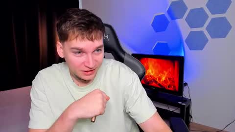 Snapshot of chris_tyson chatting on 12.03.25 Chris Tyson online show from 12.03.25