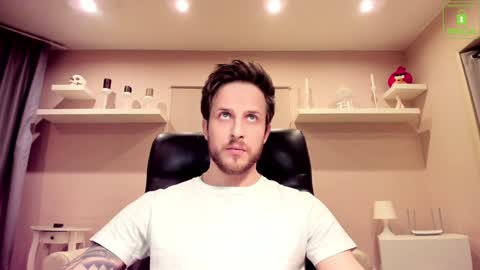 Snapshot of chriscarrey chatting on 01.15.25 Chris online show from 01.15.25