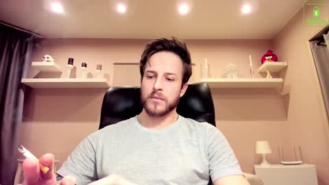 Snapshot of chriscarrey chatting on 01.27.25 Chris online show from 01.27.25