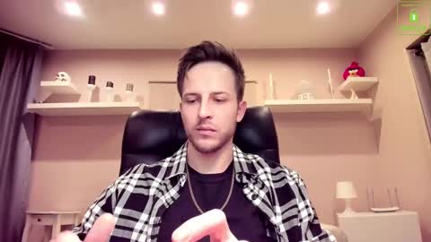 Snapshot of chriscarrey chatting on 02.15.25 Chris online show from 02.15.25