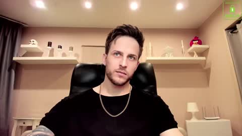 Snapshot of chriscarrey chatting on 02.20.25 Chris online show from 02.20.25