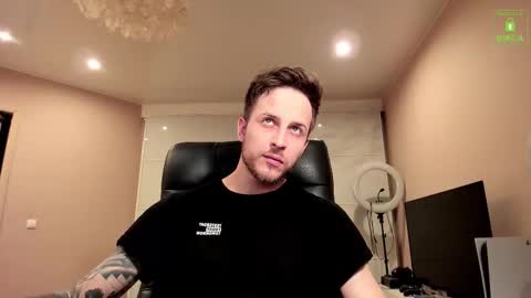 Snapshot of chriscarrey chatting on 01.13.26 Chris online show from 01.13.26