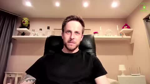 Snapshot of chriscarrey chatting on 06.11.26 Chris online show from 06.11.26