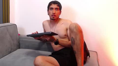 Snapshot of chrislyonss chatting on 12.15.25 chrislyonss online show from 12.15.25