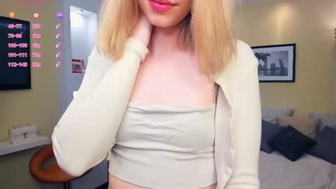 Snapshot of chrisme_please chatting on 10.31.25 Lizz online show from 10.31.25