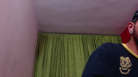 Snapshot of chriss_james chatting on 12.04.24 chriss_james online show from 12.04.24