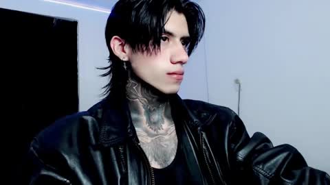 Snapshot of chriss_opp chatting on 02.13.25 CHRIS INDEPENT MODEL online show from 02.13.25