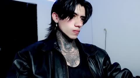 Snapshot of chriss_opp chatting on 02.13.25 CHRIS INDEPENT MODEL online show from 02.13.25