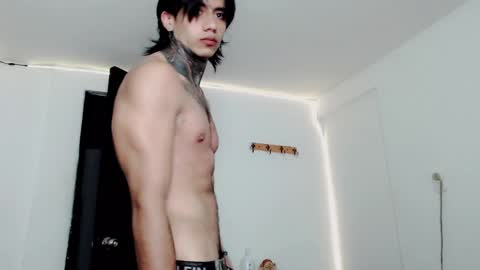 Snapshot of chriss_opp chatting on 02.18.25 CHRIS INDEPENT MODEL online show from 02.18.25