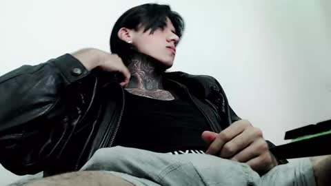 Snapshot of chriss_opp chatting on 03.02.25 CHRIS INDEPENT MODEL online show from 03.02.25