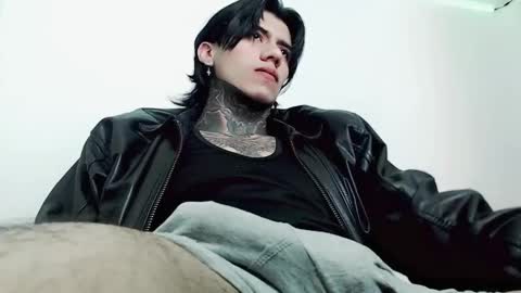 Snapshot of chriss_opp chatting on 03.02.25 CHRIS INDEPENT MODEL online show from 03.02.25