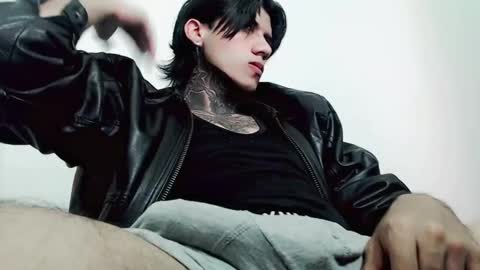 Snapshot of chriss_opp chatting on 03.03.25 CHRIS INDEPENT MODEL online show from 03.03.25