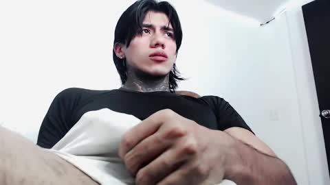 Snapshot of chriss_opp chatting on 03.09.25 CHRIS INDEPENT MODEL online show from 03.09.25