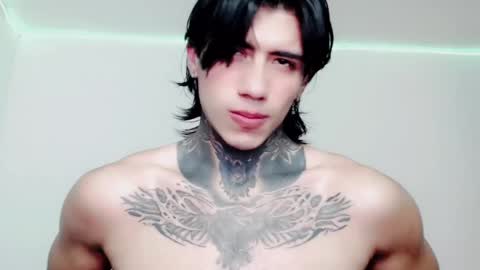 Snapshot of chriss_opp chatting on 03.10.25 CHRIS INDEPENT MODEL online show from 03.10.25